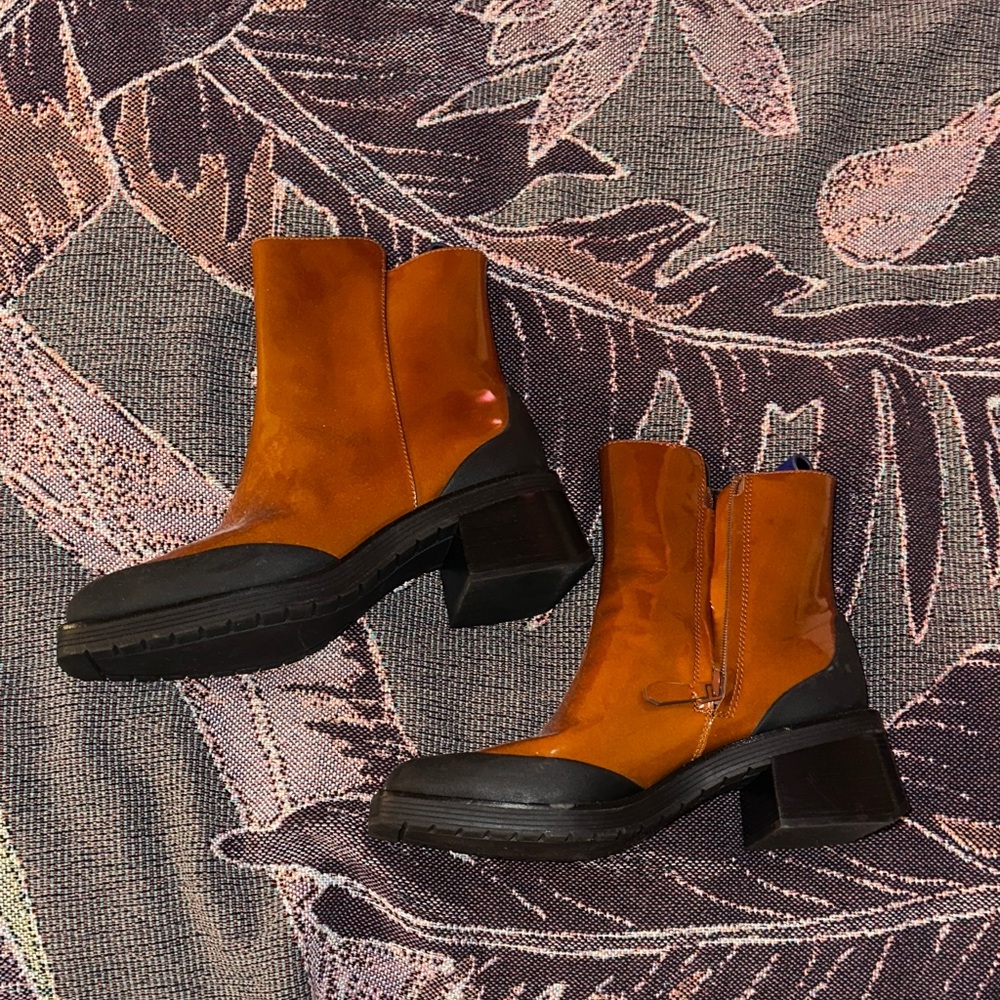 Tory Burch Orange and Black Heeled Boots